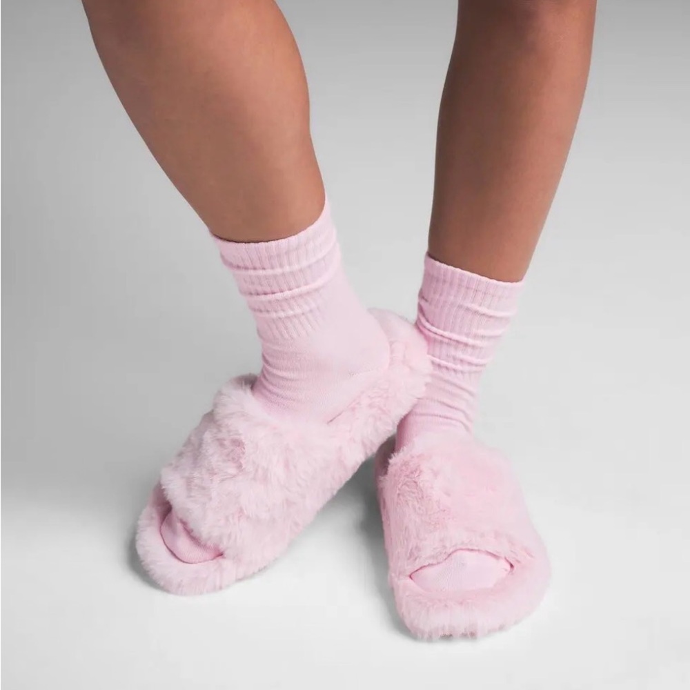 SKIMS Faux Fur Slide Slippers | SZ. 40 🌸 Cherry Blossom | NWOT